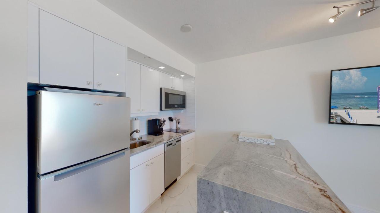 Totally Renovated Beachfront Condo At Apollo! Марко Айлънд Екстериор снимка